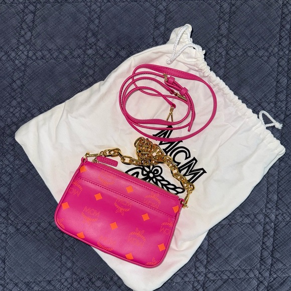 MCM Pink and Gold Chain Clutch - Picture 3 of 3